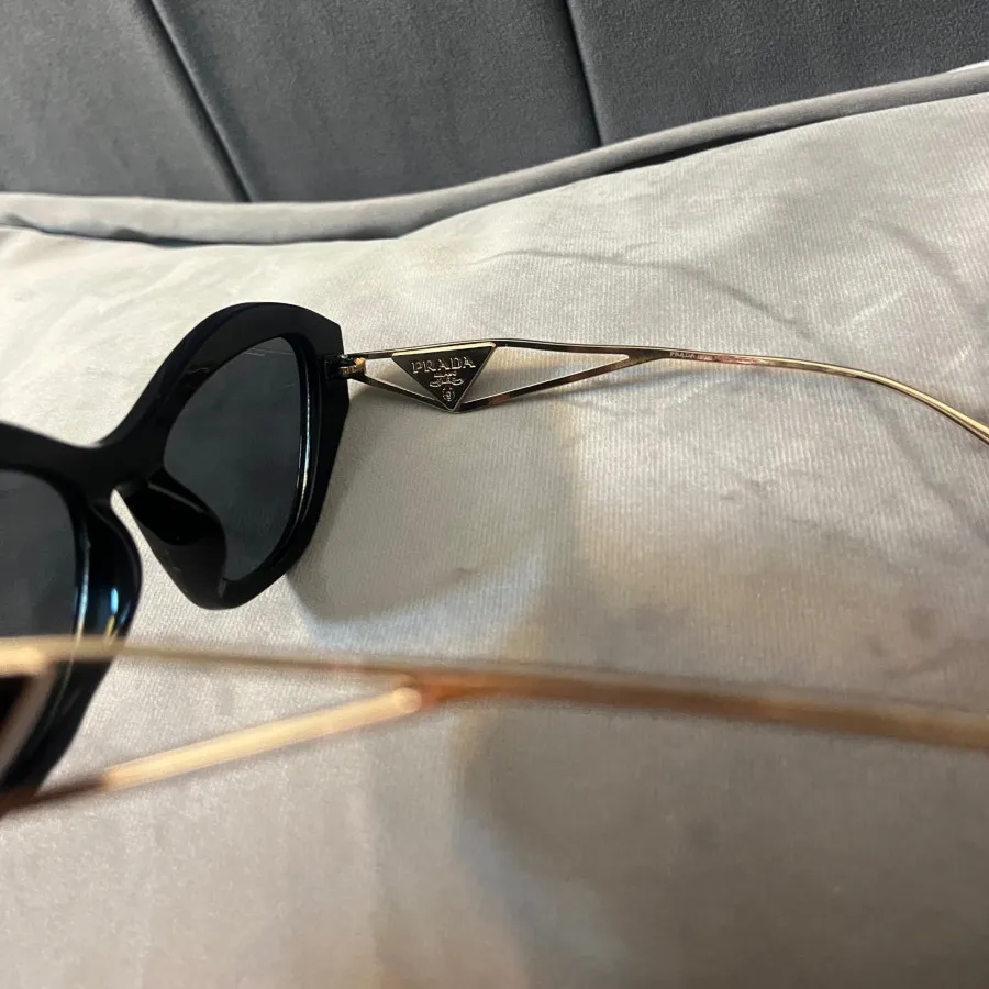 عینک آفتابی پرادا