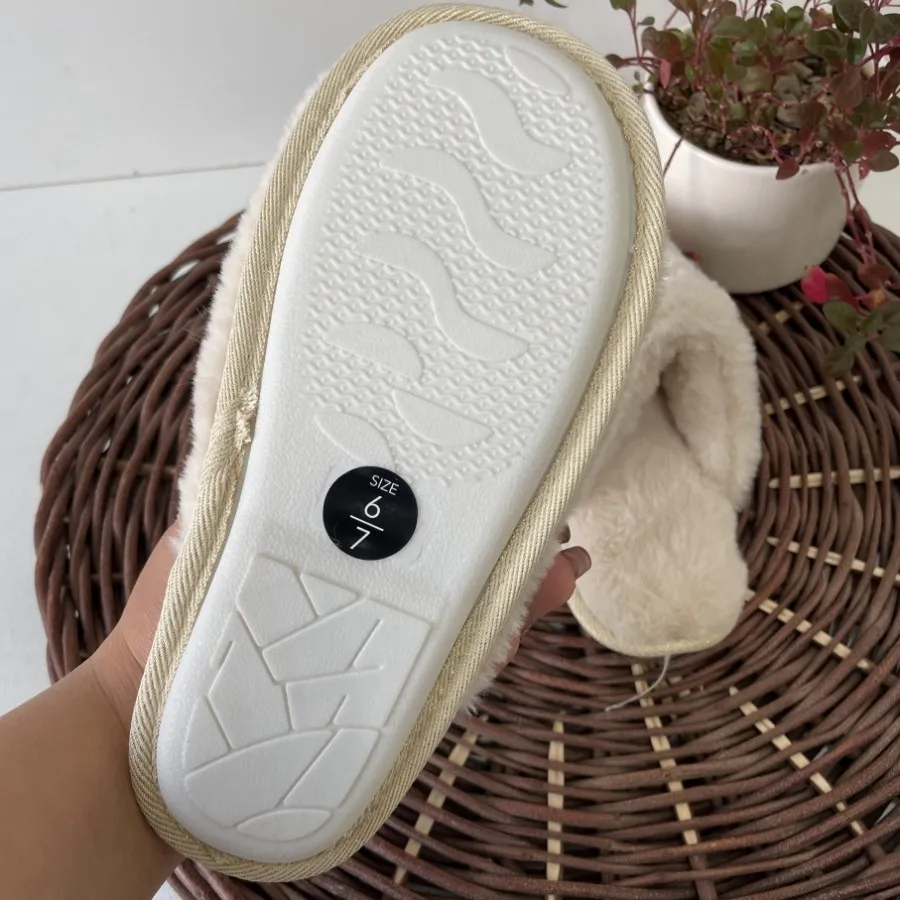 پاپوش خز زنانه I am