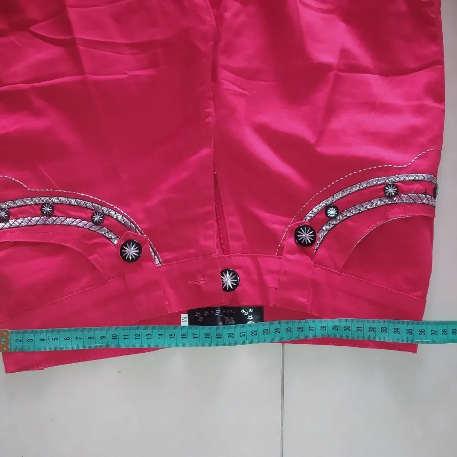 شلوارک قرمز کتان