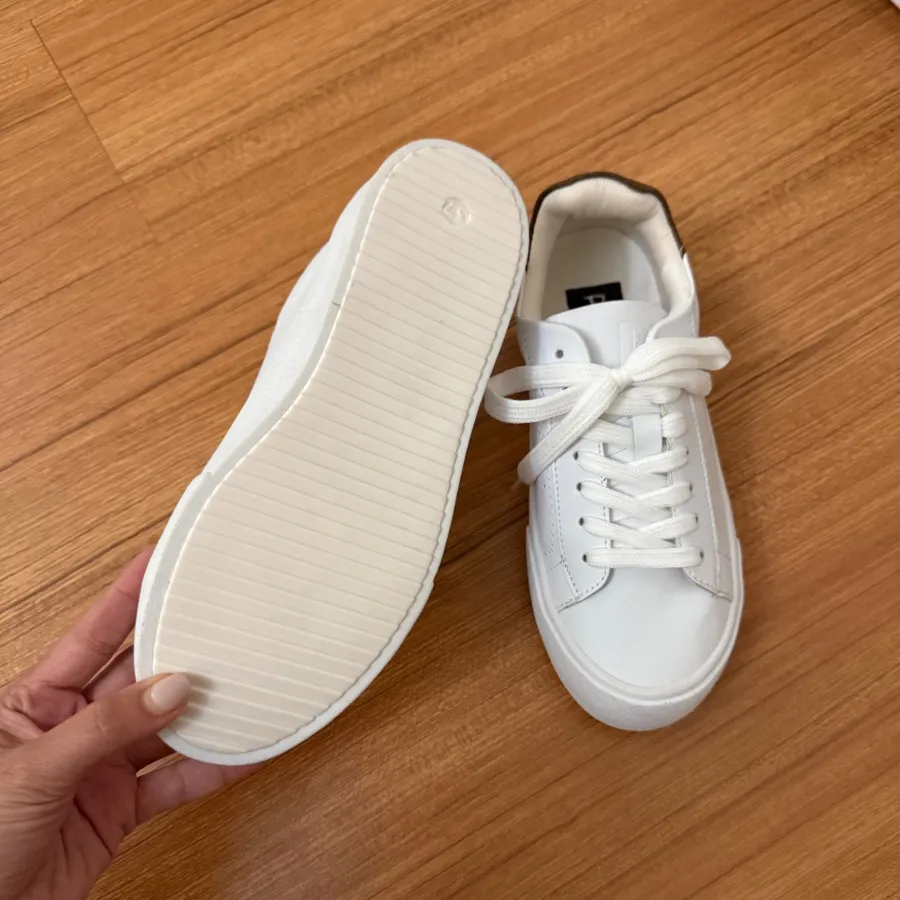 کتونی طرح پول اند بیر