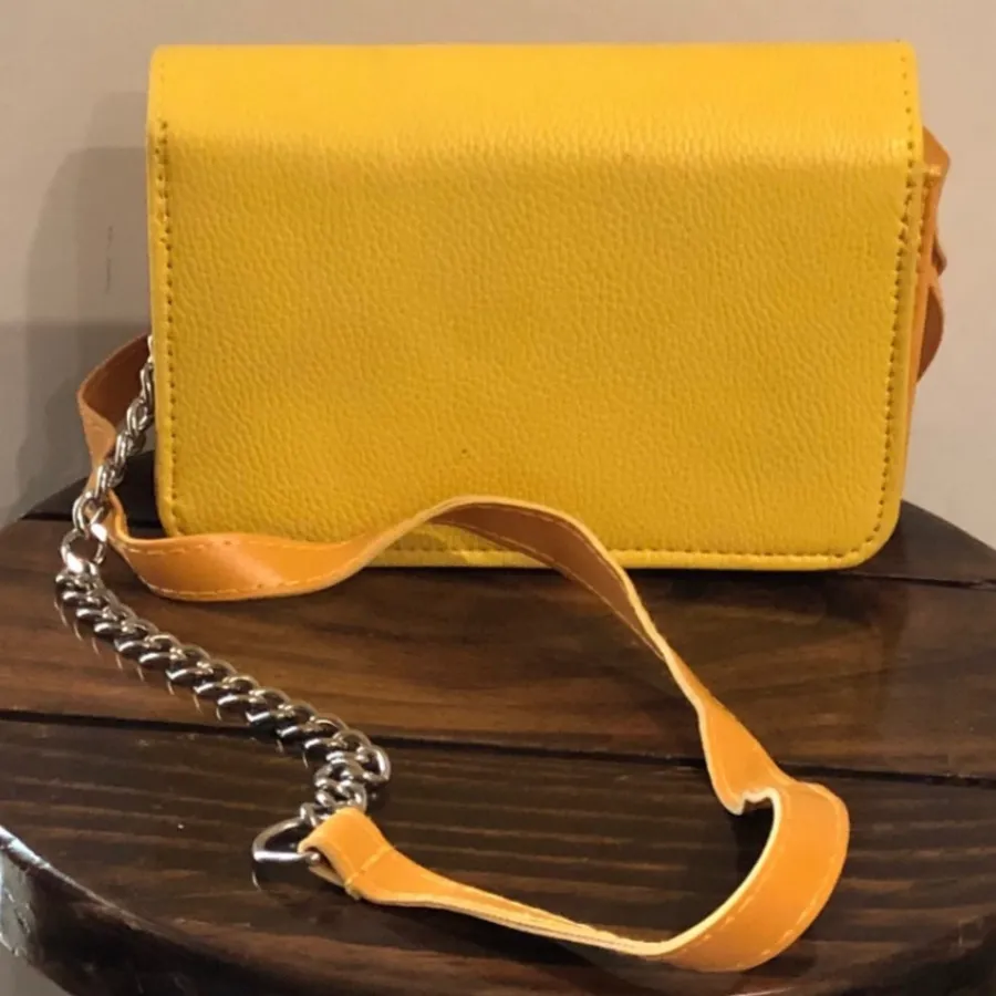 کیف زرد فانتزی