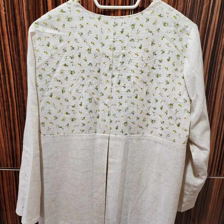 مانتو جلوباز رنگ استخونی