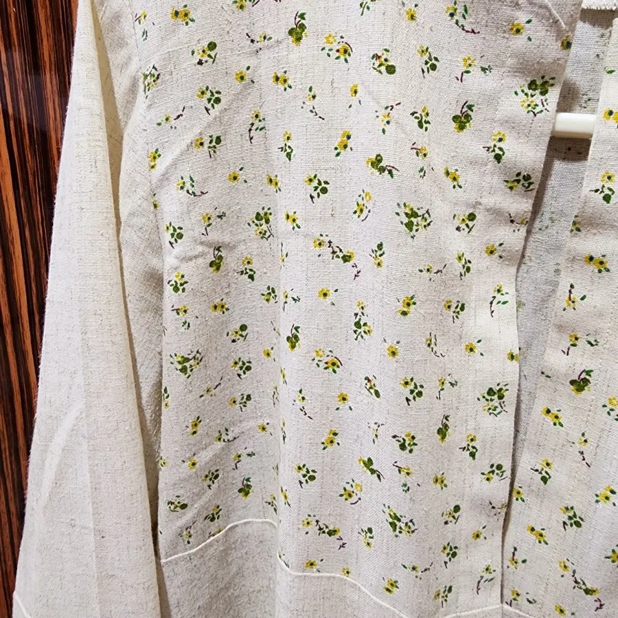 مانتو جلوباز رنگ استخونی