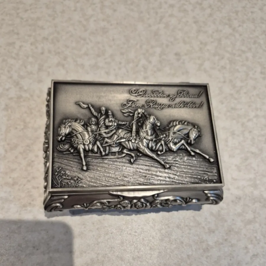 جعبه جواهرات فلزی