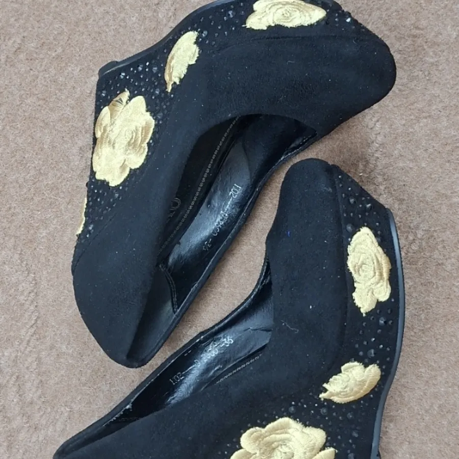 کفش مجلسی پاشنه گلدوزی
