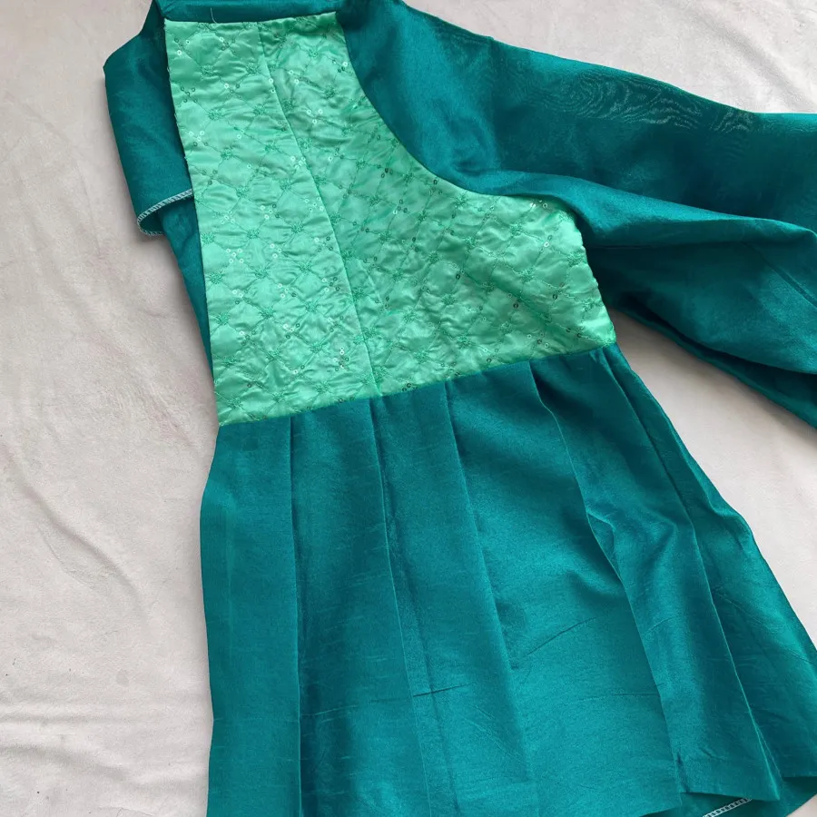 مانتو کوتاه