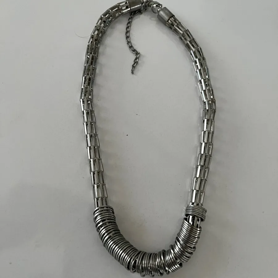 گلوبند رنگ ثابت