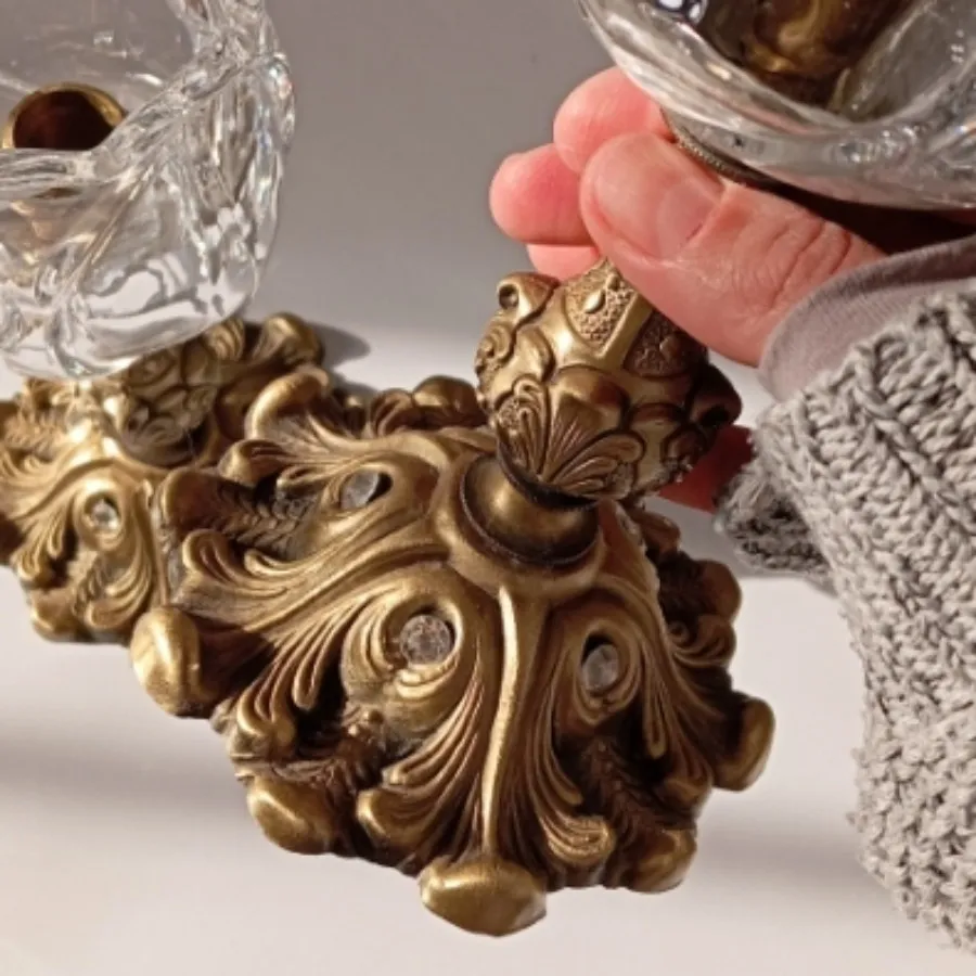 یک جفت شمعدان برنجی