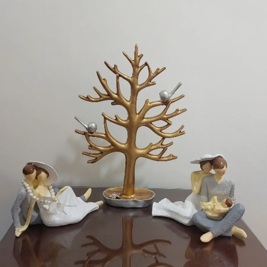 دکوراتیو.. دو مجسمه