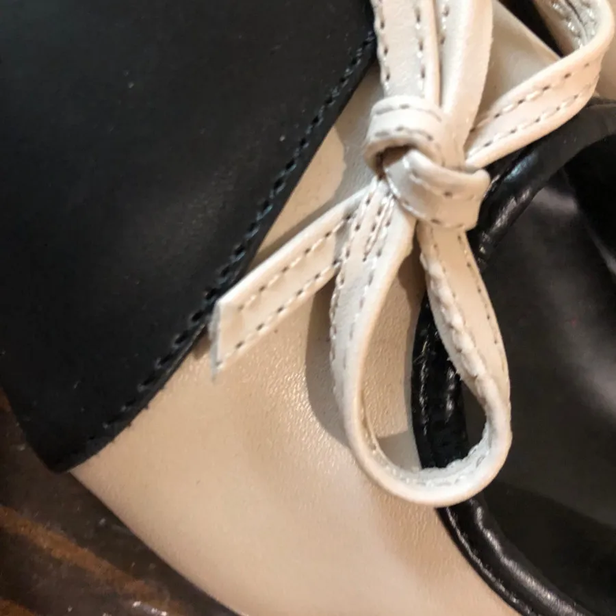 کفش ترک شیری و مشکی