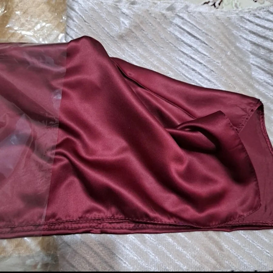 روسری ساتن زرشکی