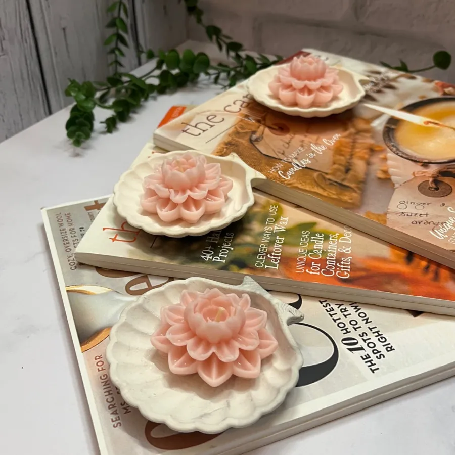 شمع نیلوفر رو آبی