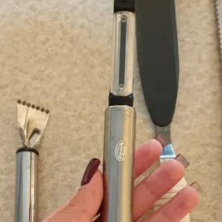 پوست کن یونیک