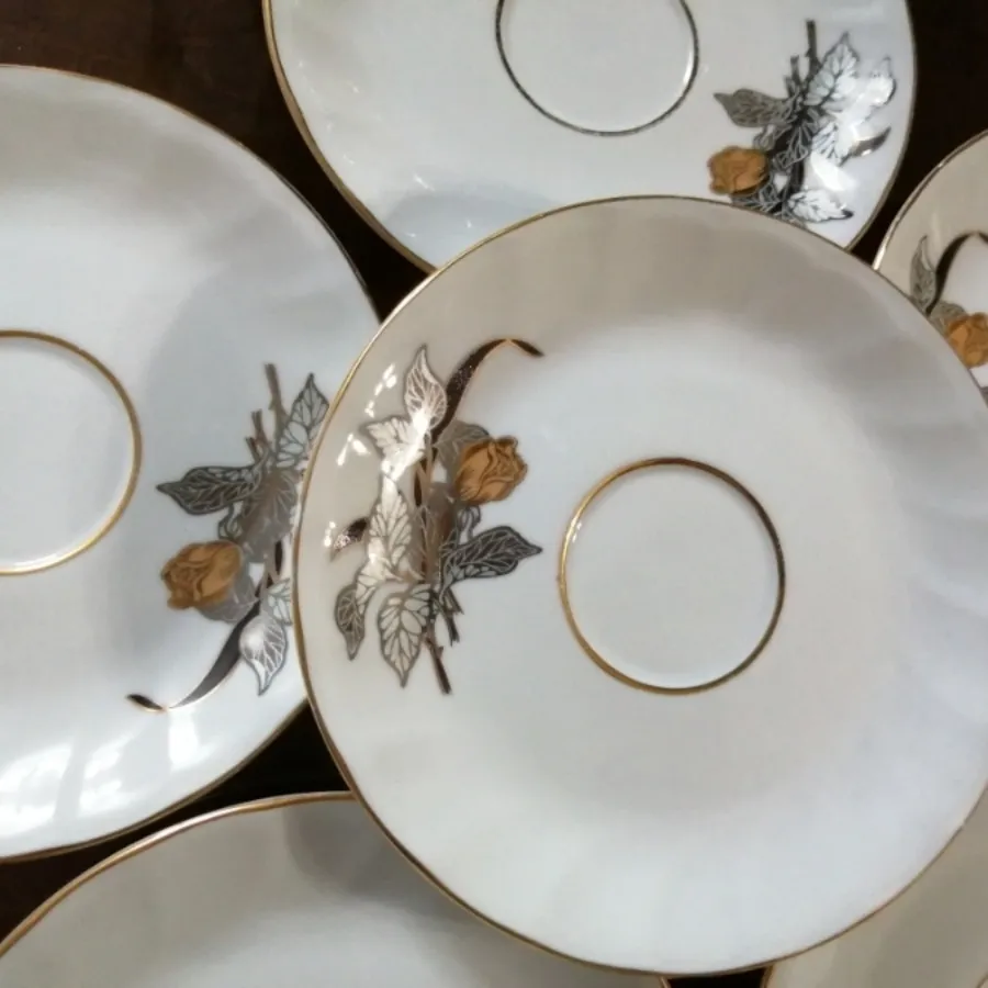 کیک خوری نعلبکی