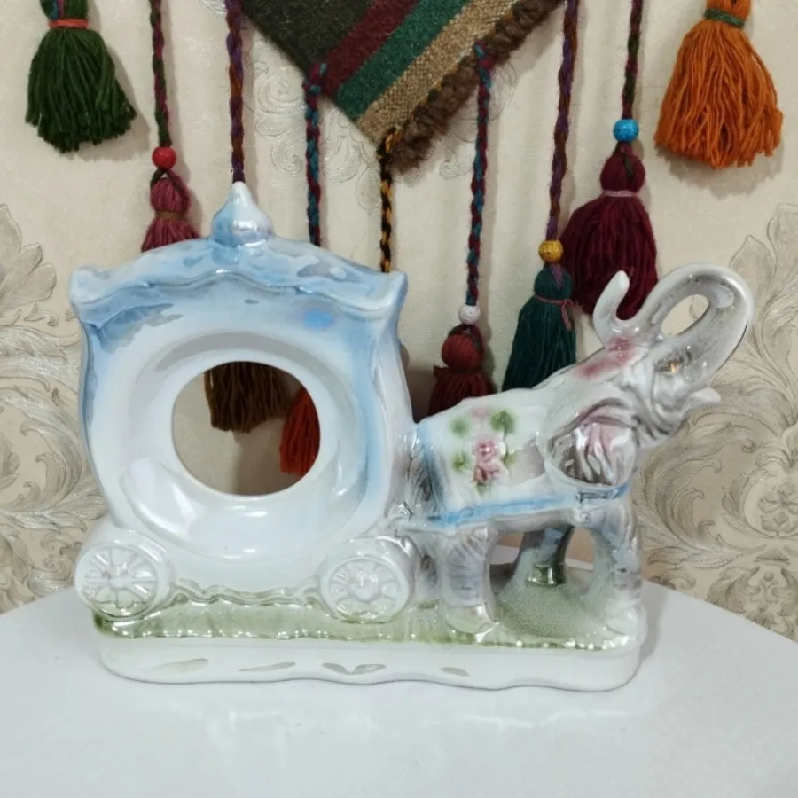 مجسمه قلم آبی