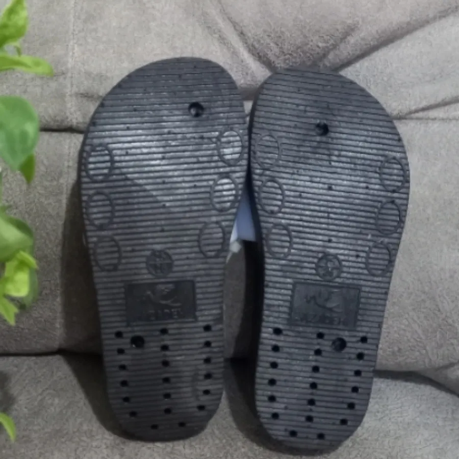 دمپایی بچگونه