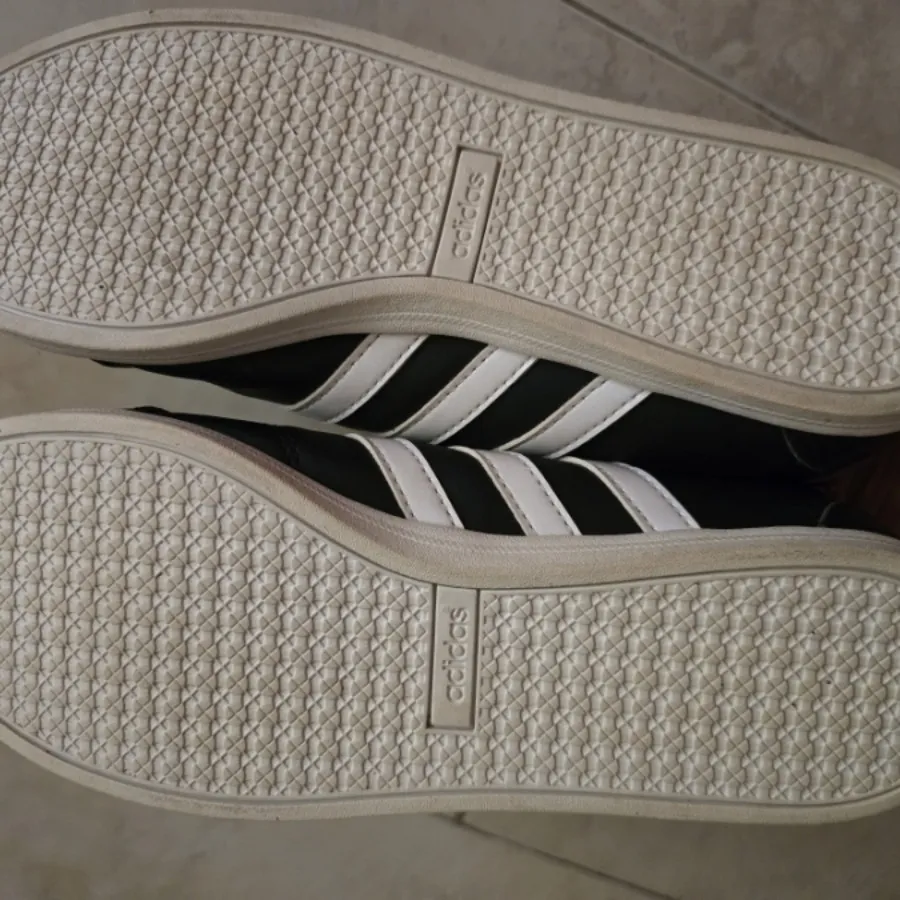 کفش آدیداس Adidas