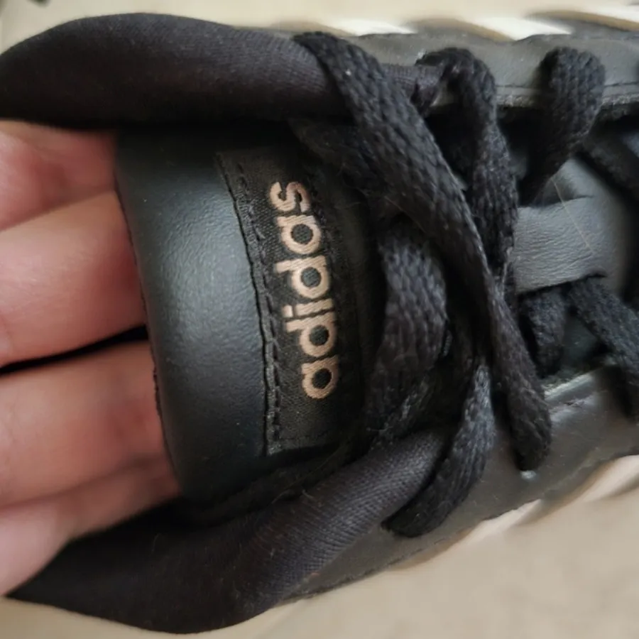 کفش آدیداس Adidas