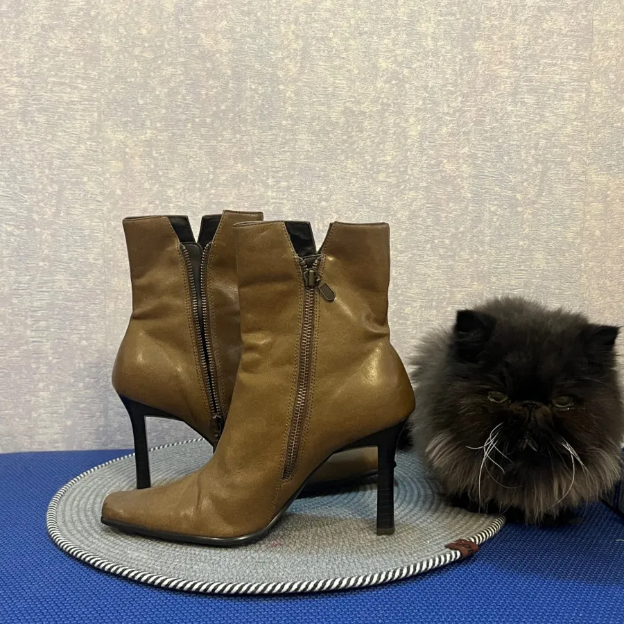 بوت ایتالیایی آنتیک