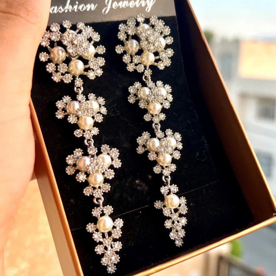 گوشواره نگین دار عروسکی