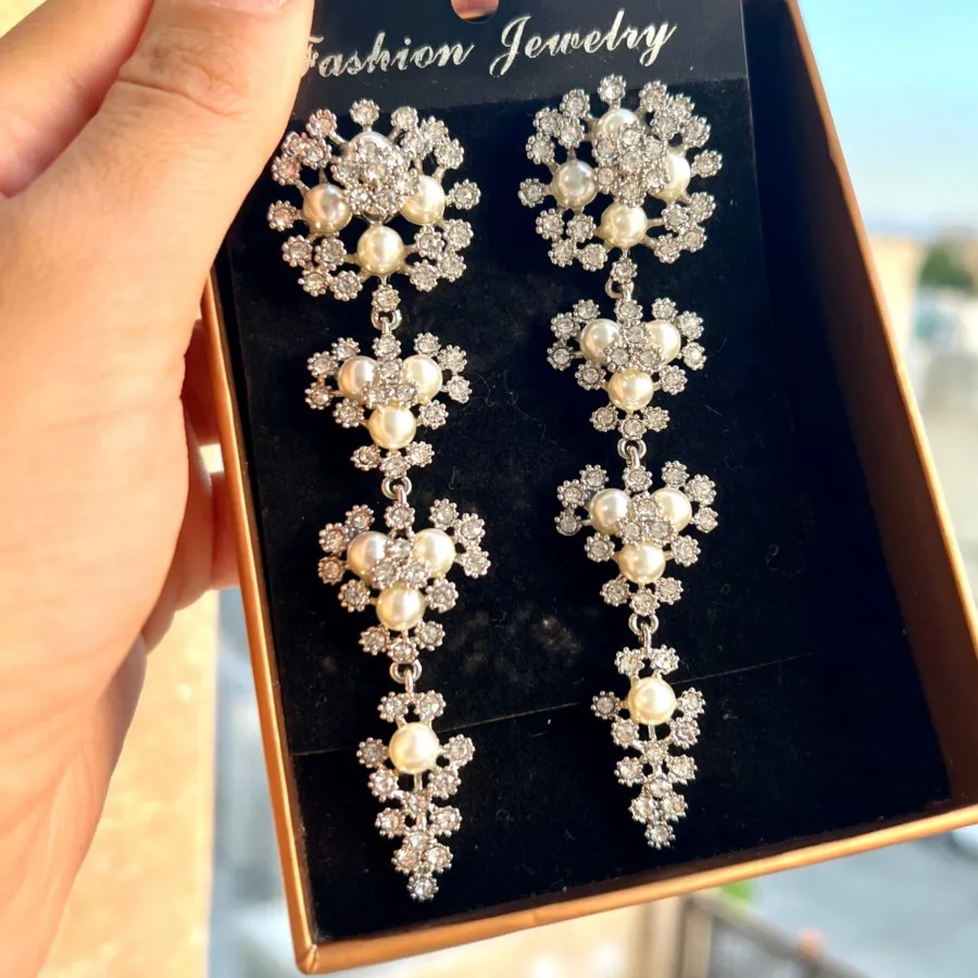 گوشواره نگین دار عروسکی