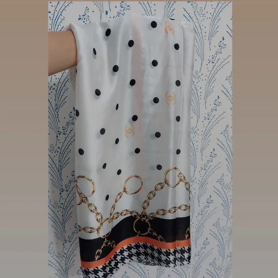 روسری ساتن