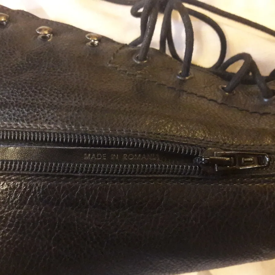 بوت چرم بنتون 36