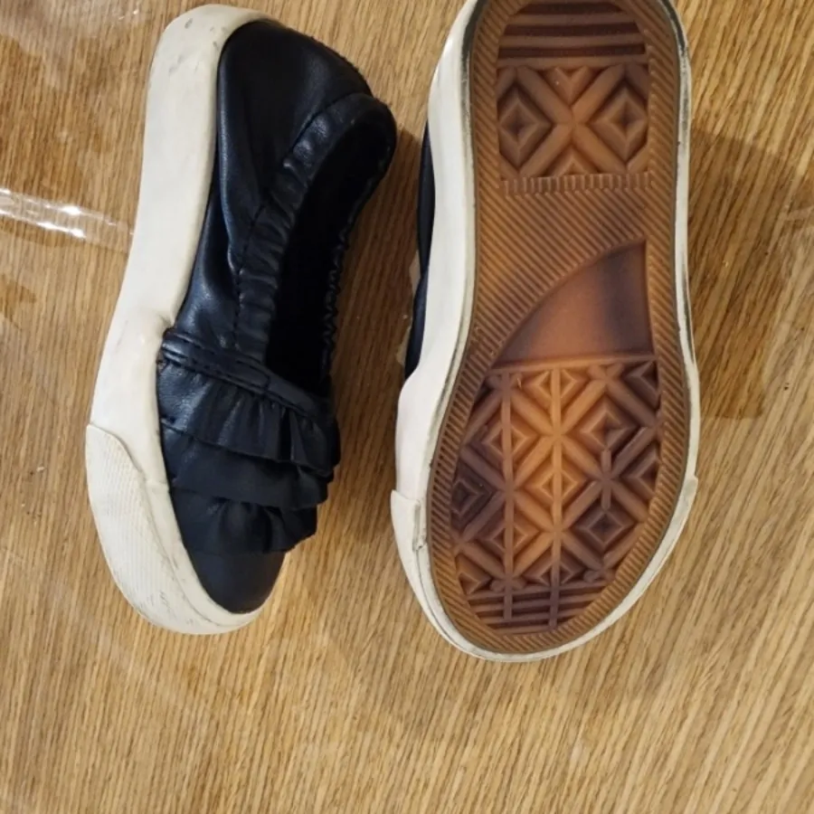 کفش کودک benetton