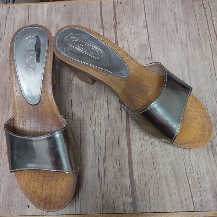 دمپایی روفرشی