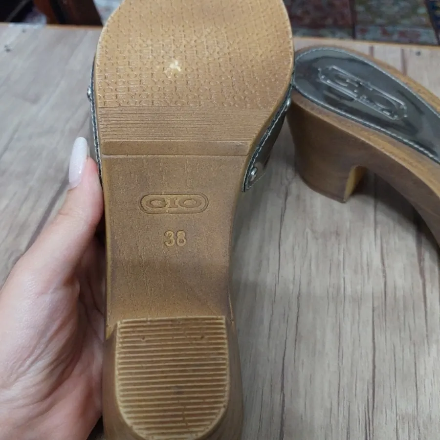 دمپایی روفرشی