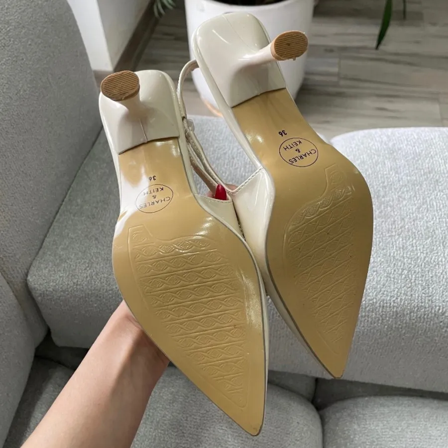 کفش پاشنه بلند