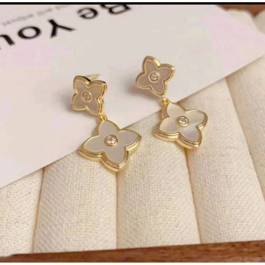 گوشواره ونکلیف