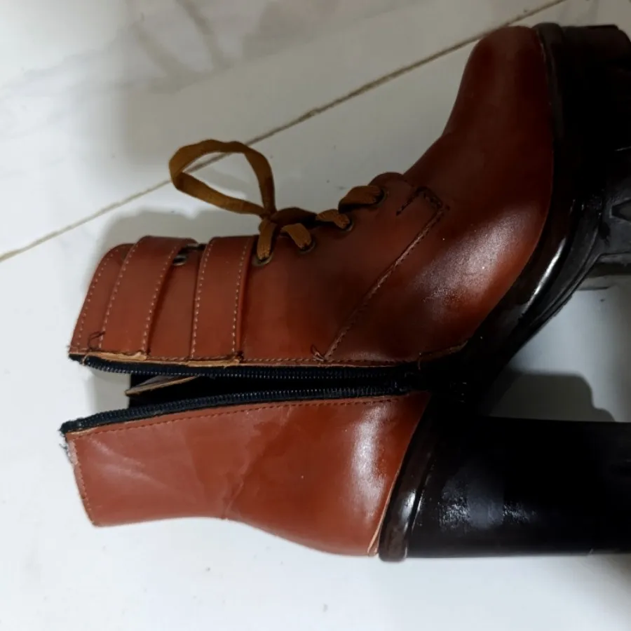 بوت قهوه‌ای