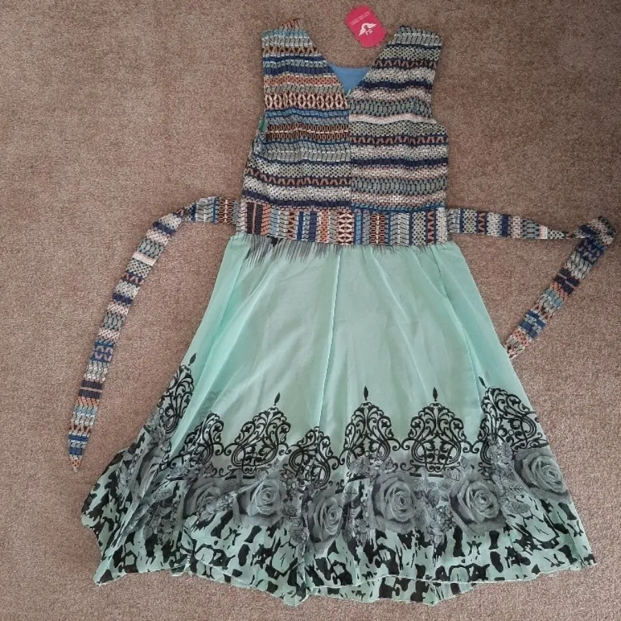 پیراهن زنانه