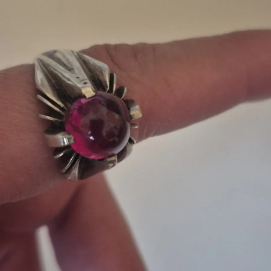 انگشتر یاقوت قرمز