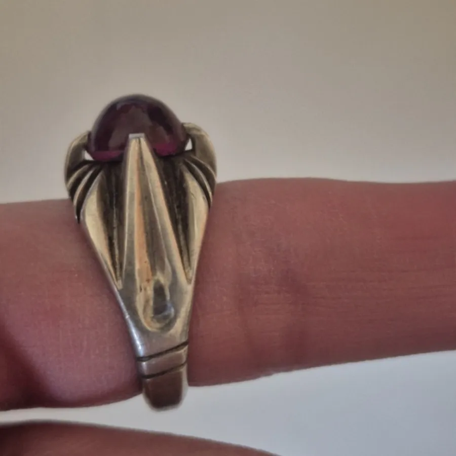 انگشتر یاقوت قرمز