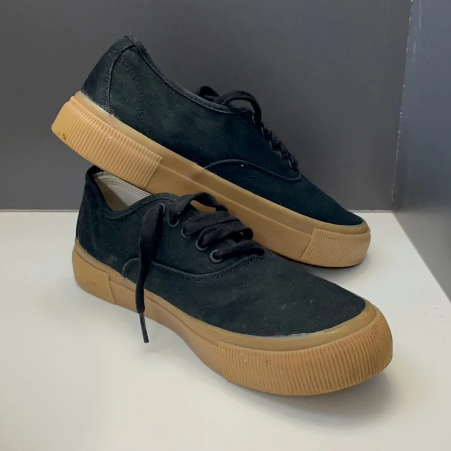 اسنیکرزStradivariusسایز39