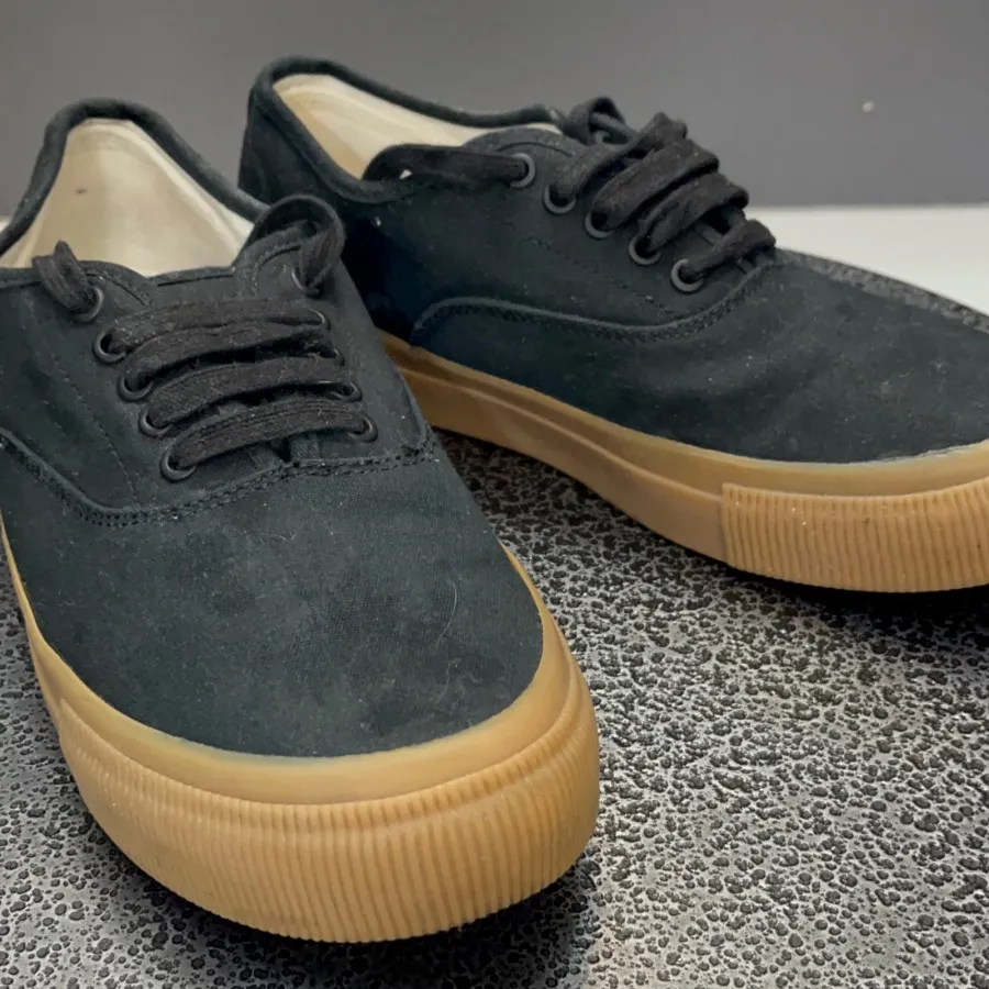 اسنیکرزStradivariusسایز39