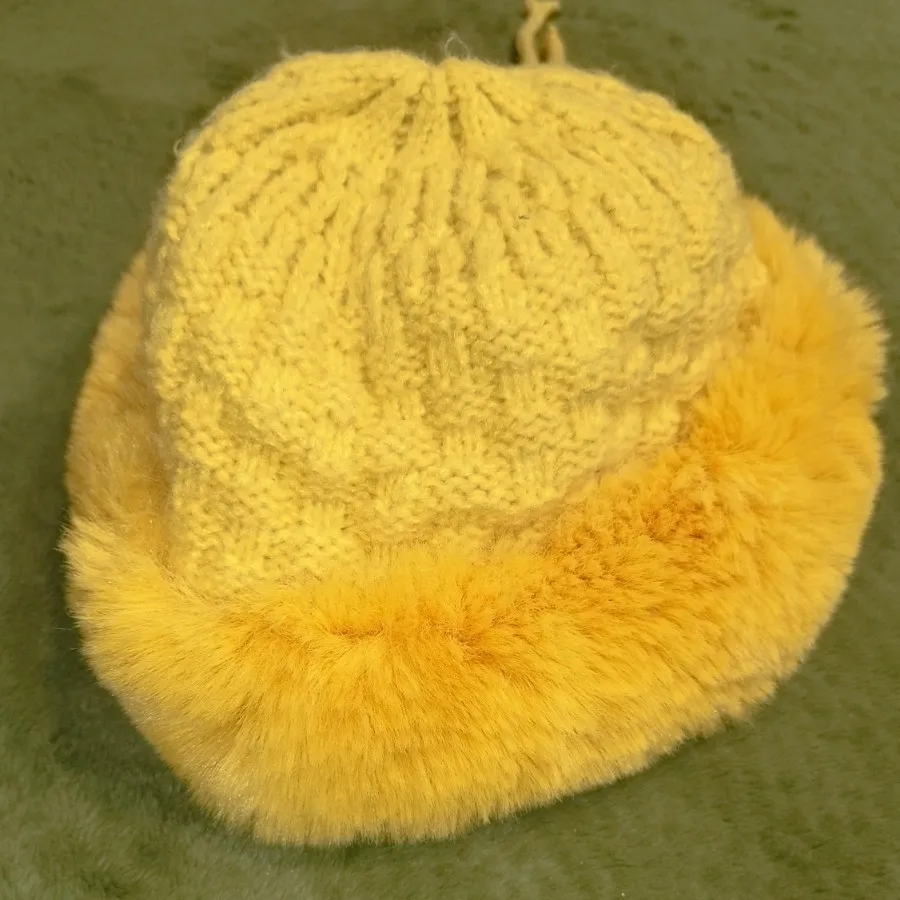 کلاه بافتنی دور خز