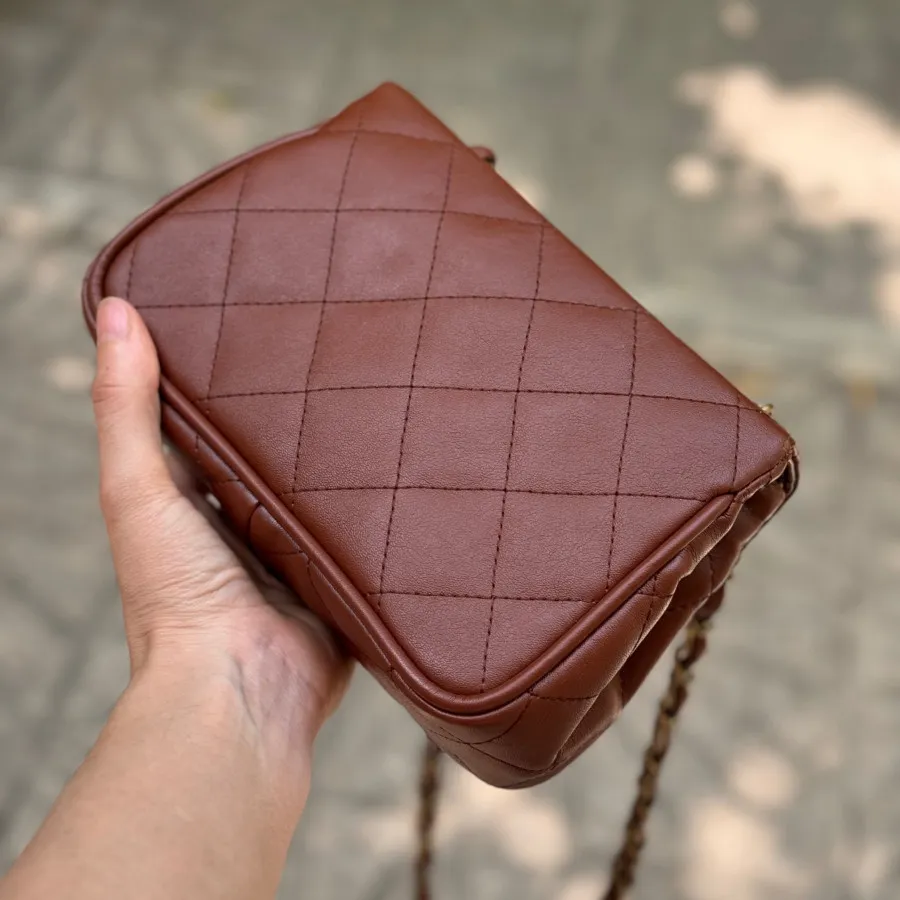 کیف دوشی قهوه‌ای