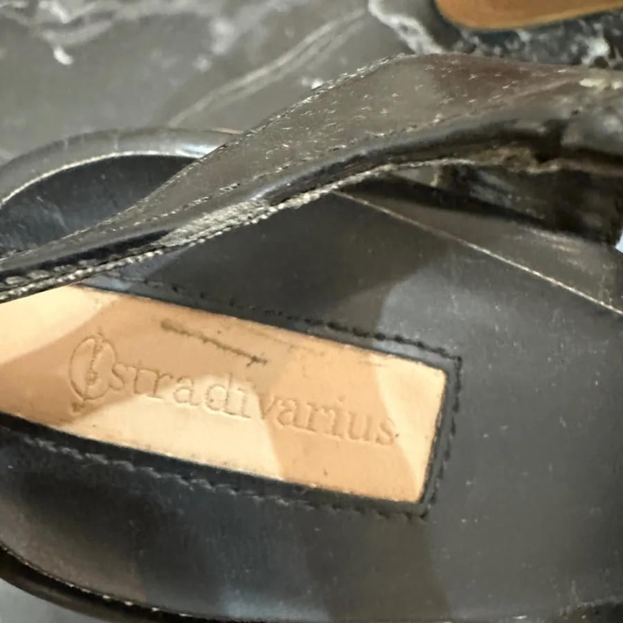 کفش استرادیواریوس