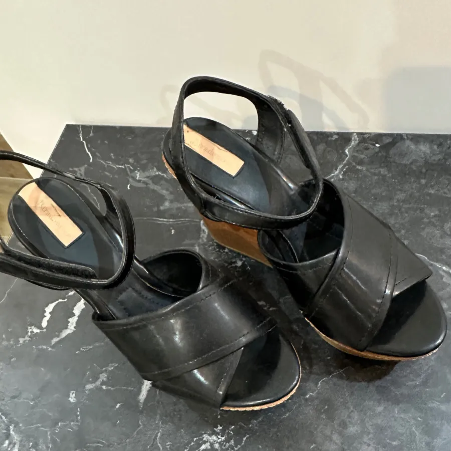 کفش استرادیواریوس