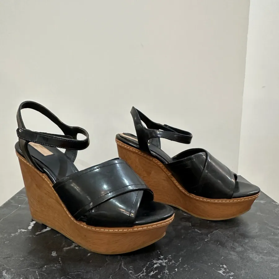 کفش استرادیواریوس