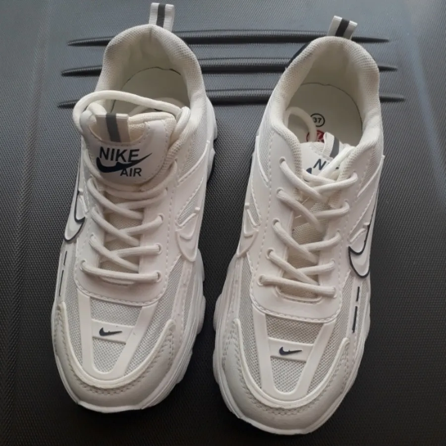 اسنیکرز نایکی