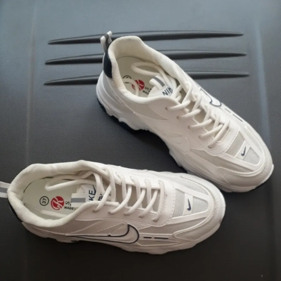 اسنیکرز نایکی