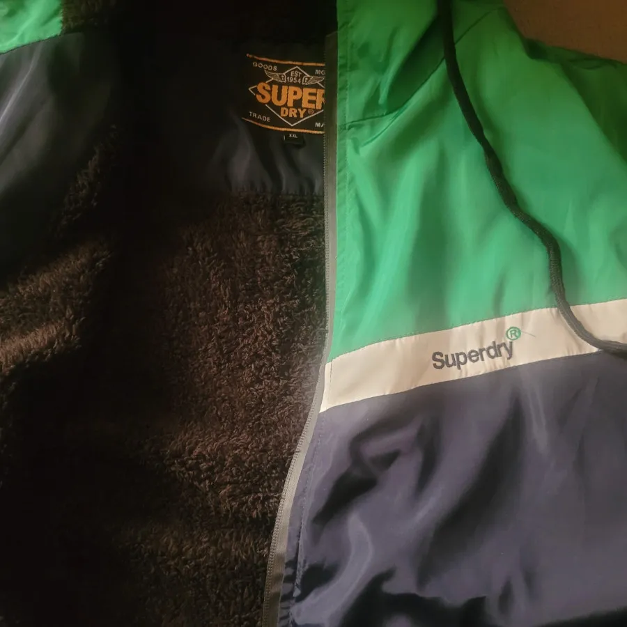 سویشرت داخل کورکی