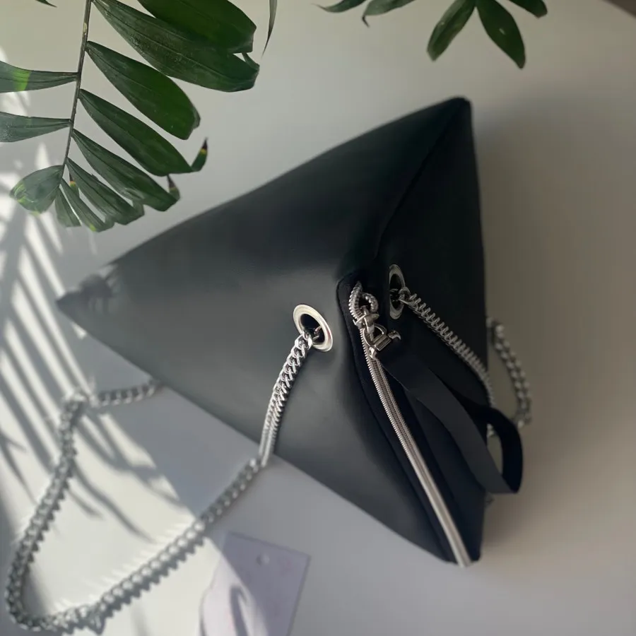 کیف چرم هرمی