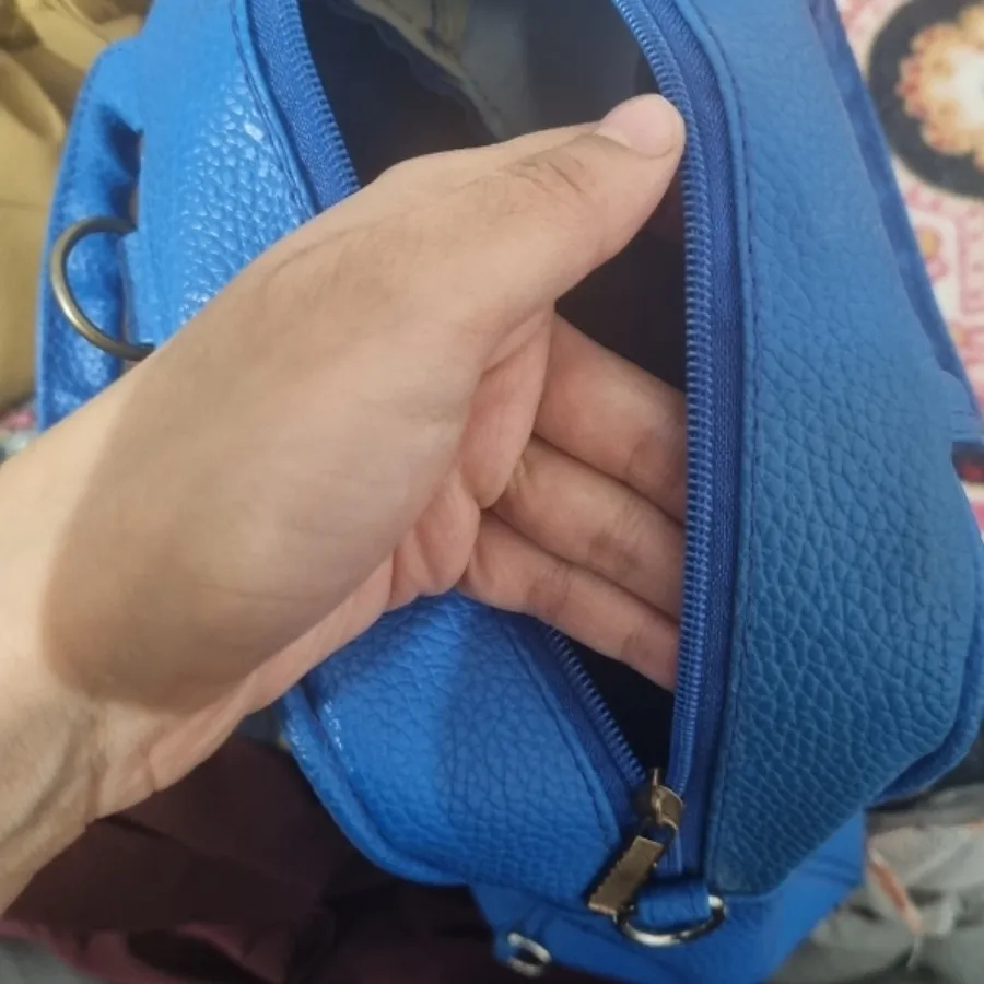 کیف آبی خوش رنگ و جا دار