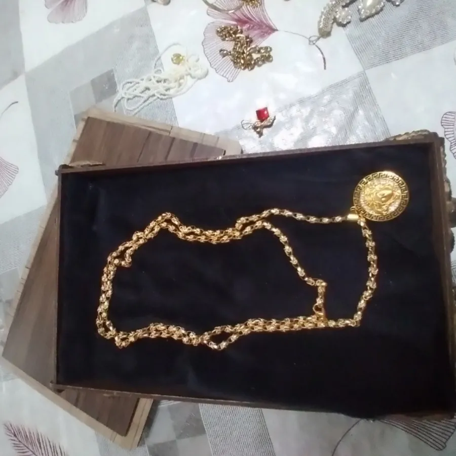 گردن آویز ورساچ