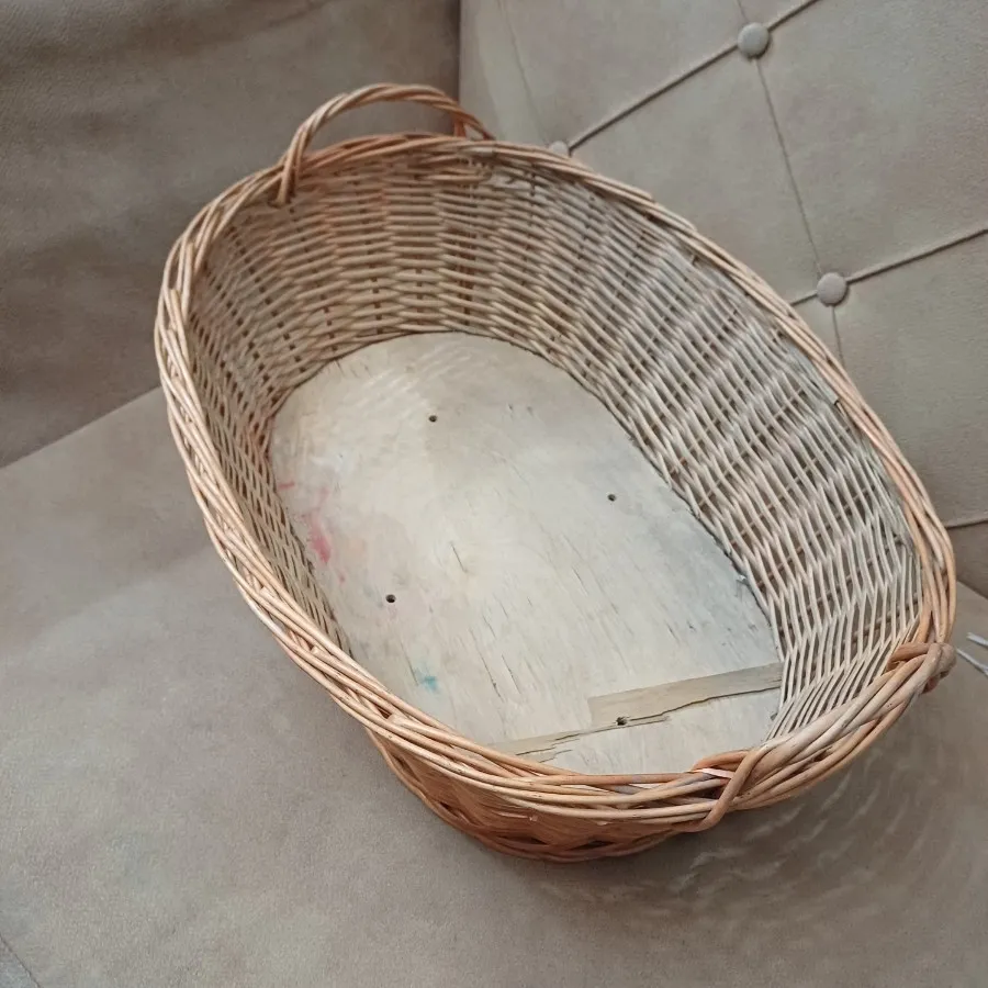 سبد حصیری بیضی